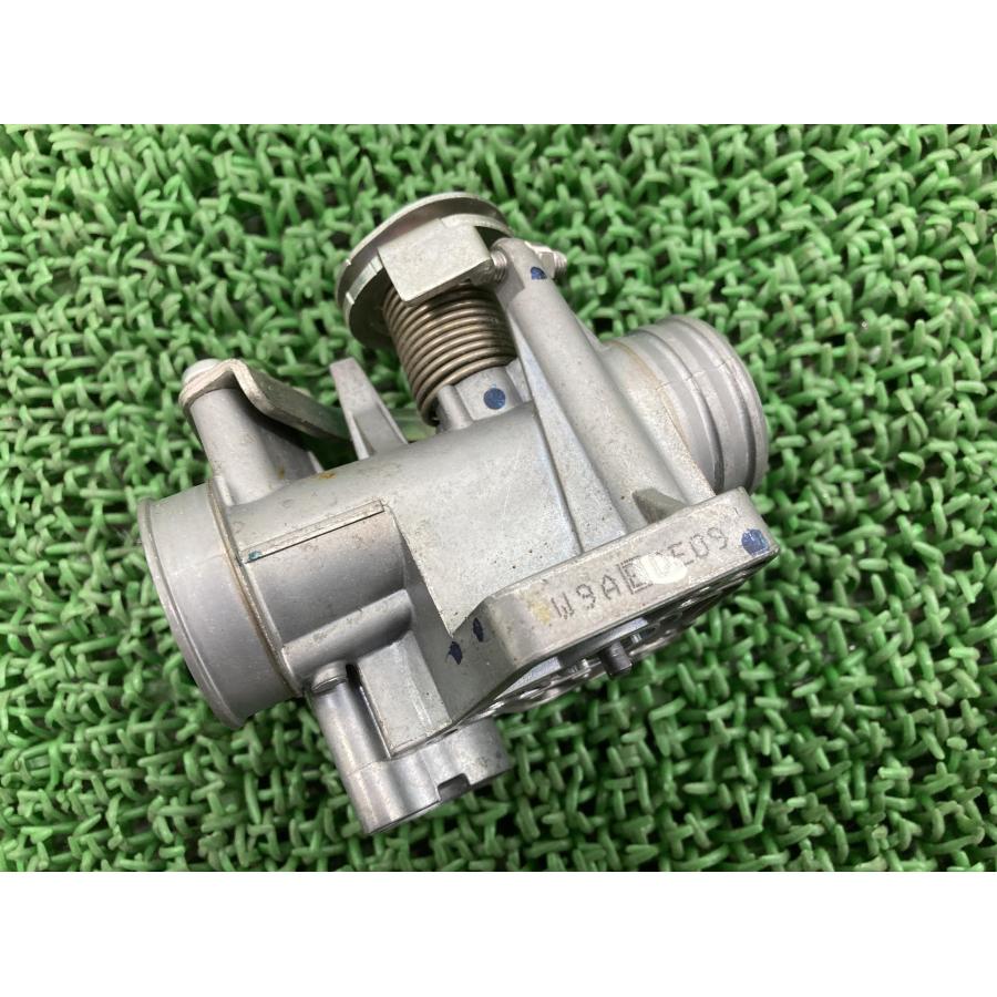 スーパーカブ50 エンジン スロットルボディ付き ホンダ（HONDA） スーパーカブ50 スロットルボディ 純正 中古 バイク