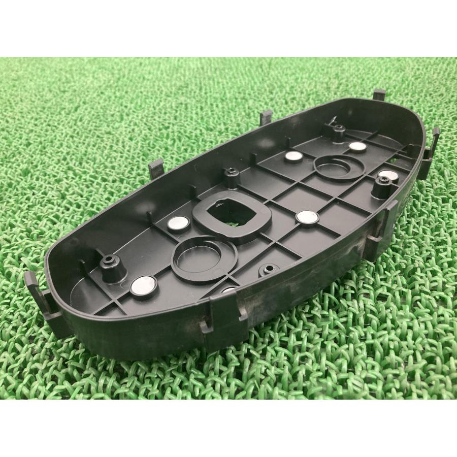 スズキ バーグマン200 メーターカバー CH41A-704*** 純正 中古 スズキ バーグマン200 メーターカバー CH41A-704*** 純正 中古