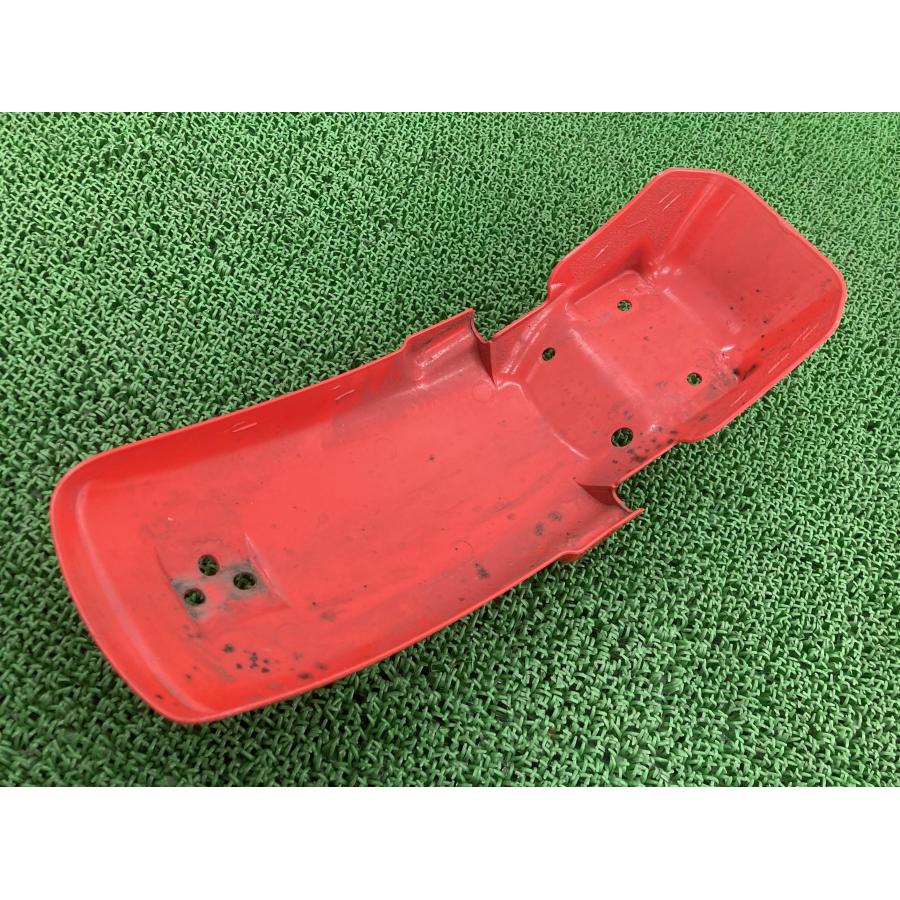 ホンダ（HONDA） エイプ50 リアフェンダー 赤 GEY 純正 中古 バイク