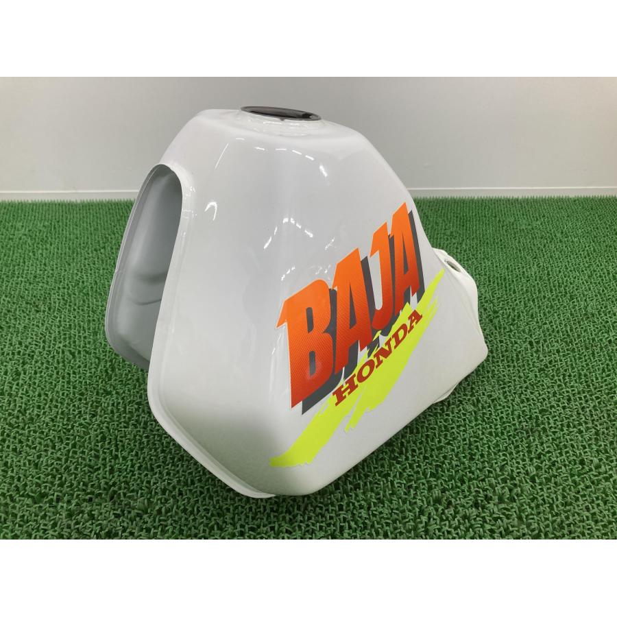 ホンダ（HONDA） XLR250バハ タンク 白 純正 中古 バイク 部品 MD22