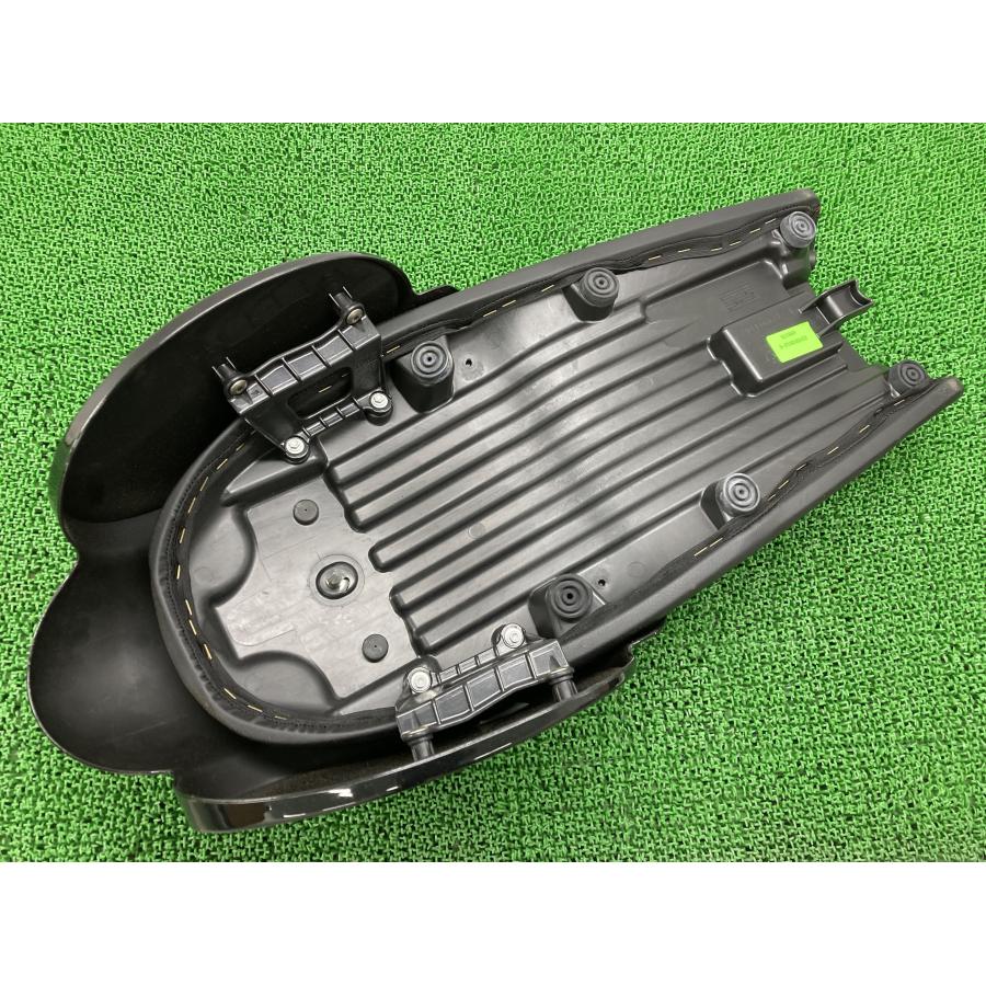 V7レーサー シート 978931 モトグッチ 純正 新品 バイク 部品 V7レーサー シート 978931 モトグッチ 純正 新品 バイク 部品