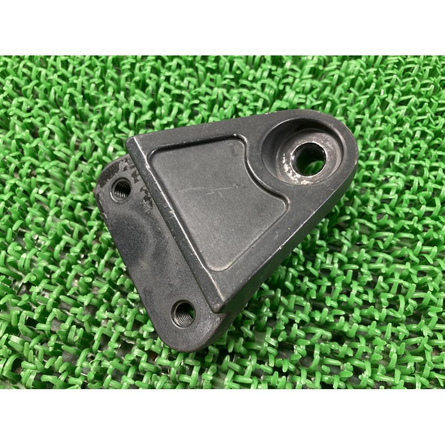 カワサキ（Kawasaki） ゼファー400 エンジンマウント 右後 純正 中古