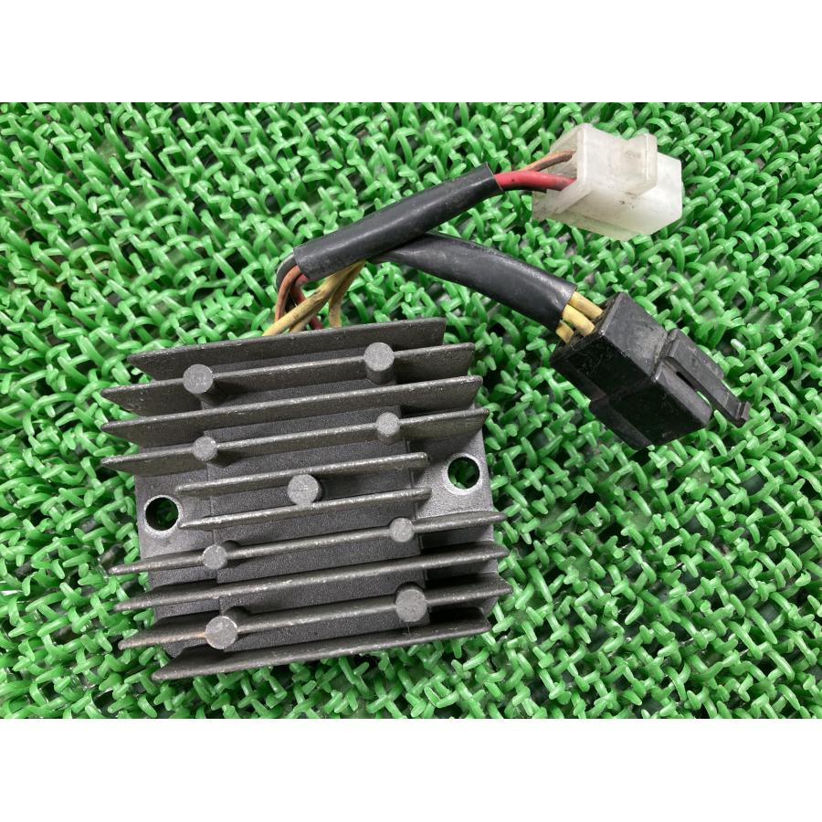 グース350 レギュレター スズキ 純正 バイク 部品 24B SH535A-12 レギュレーター レクチファイア 機能的問題なし 品薄 【中古】 51 スズキ（SUZUKI） グース350 レギュレター 純正 中古 バイク 部品 24B