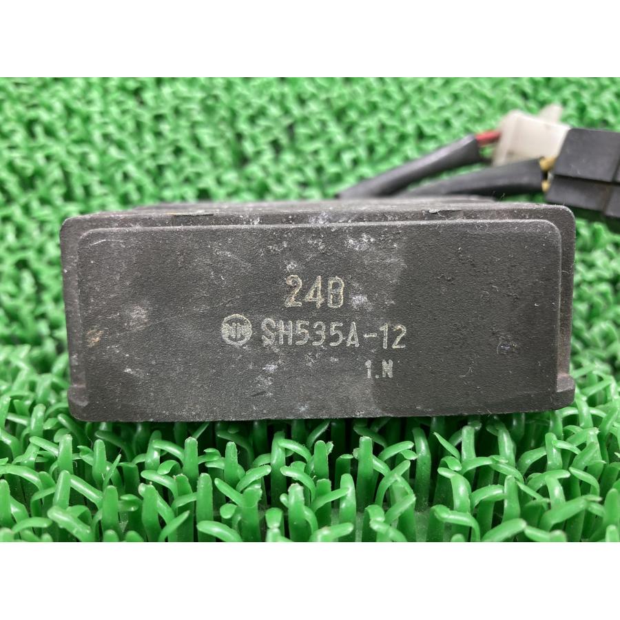 グース350 レギュレター スズキ 純正 バイク 部品 24B SH535A-12 レギュレーター レクチファイア 機能的問題なし 品薄 【中古】 51 スズキ（SUZUKI） グース350 レギュレター 純正 中古 バイク 部品 24B