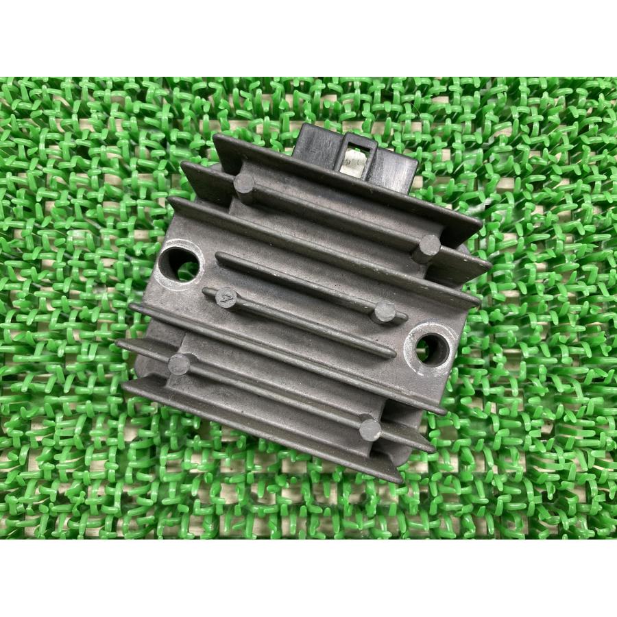 ヤマハ発動機 VOX レギュレター ヤマハ 純正 中古 バイク 部品 SA31J