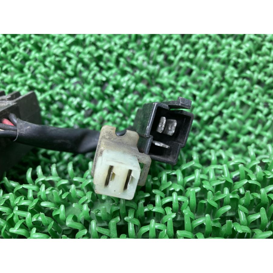 ST250 レギュレター スズキ 純正 バイク 部品 NJ4AA レクチファイアー レギュレーター グラストラッカー 希少品 【中古】 41 スズキ（SUZUKI） ST250 レギュレター 純正 中古 バイク 部品 NJ4AA
