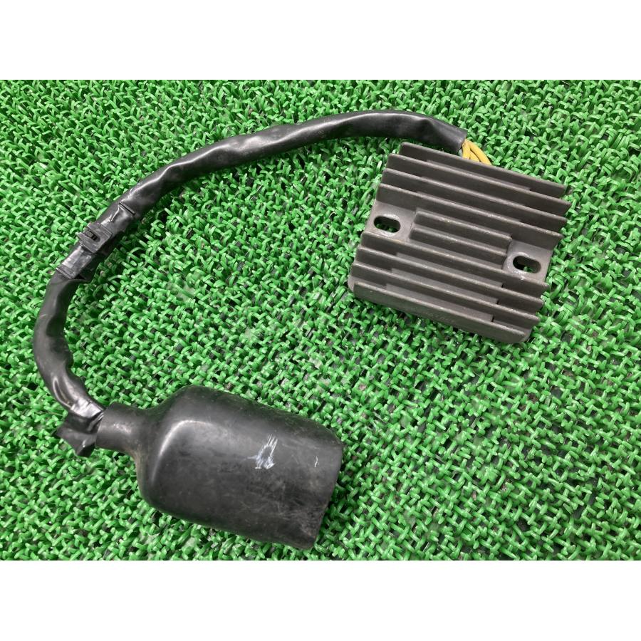 シャドウファントム750 レギュレター ホンダ 純正 バイク 部品 RC53 レクチファイヤー レギュレター 機能的問題なし 【中古】 59 ホンダ（HONDA） シャドウファントム750 レギュレター 純正 中古