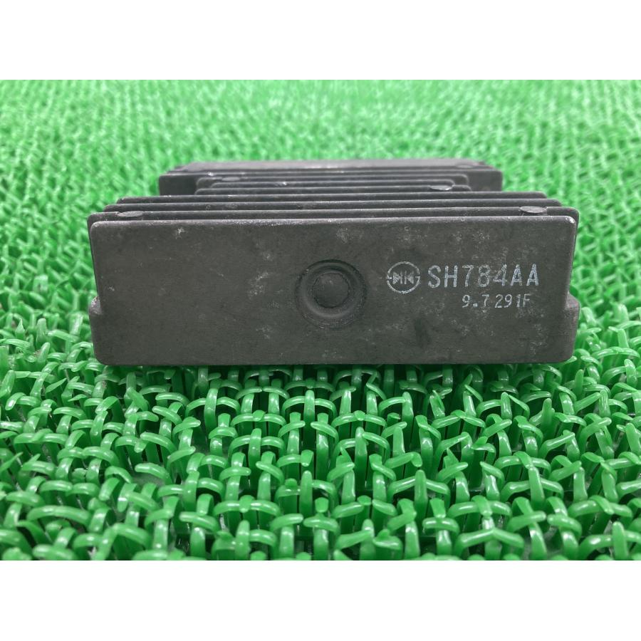 ホンダ（HONDA） VTR250FI レギュレター 純正 中古 バイク 部品 MC33