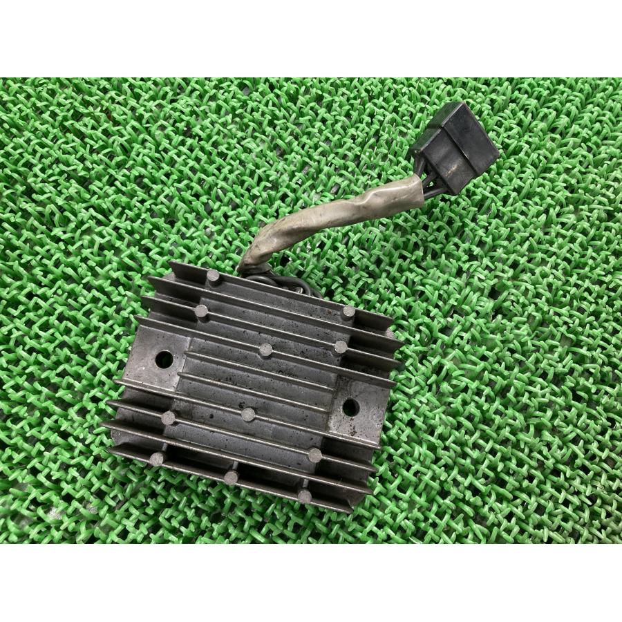 スズキ（SUZUKI） GSX-R1000 レギュレター 純正 中古 バイク 部品 33E1