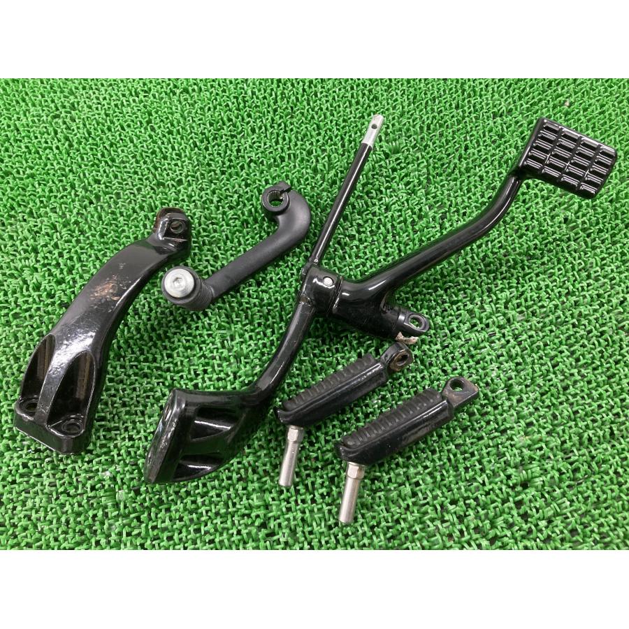 XL883N ステップ 左右 5HD4LE2EXHC417*** ハーレー 純正 中古 2017年式 