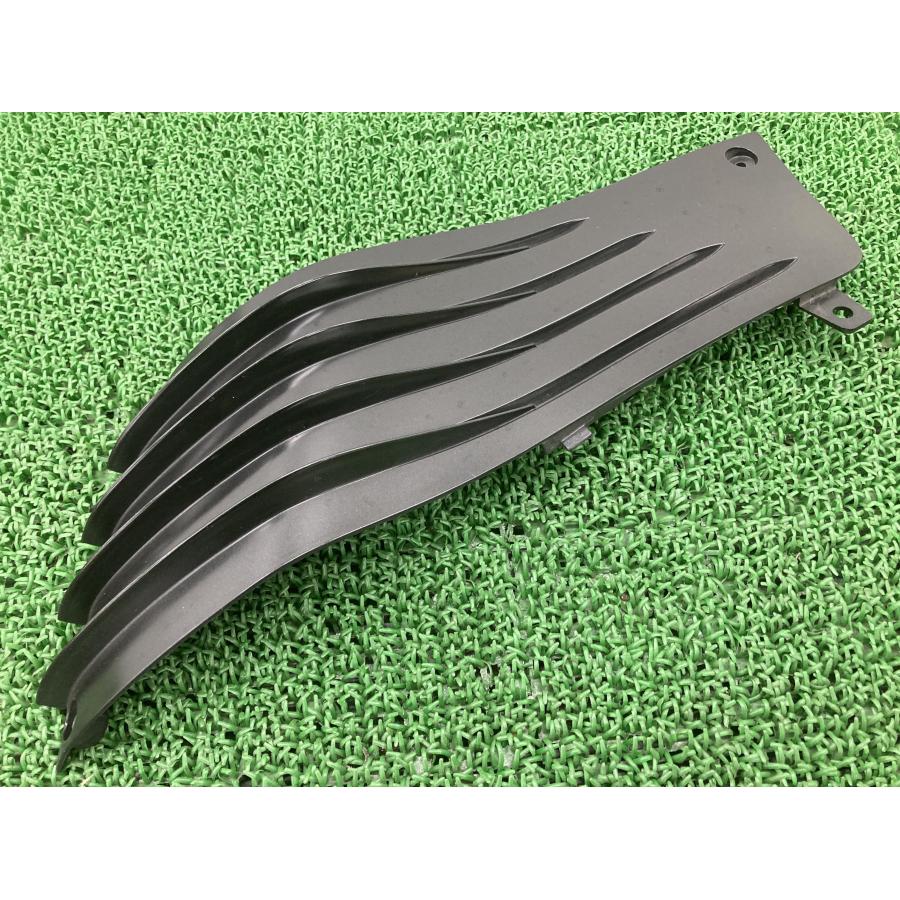 カワサキ（Kawasaki） ZZ-R1400 サイドパネル 右 黒 純正 中古 バイク