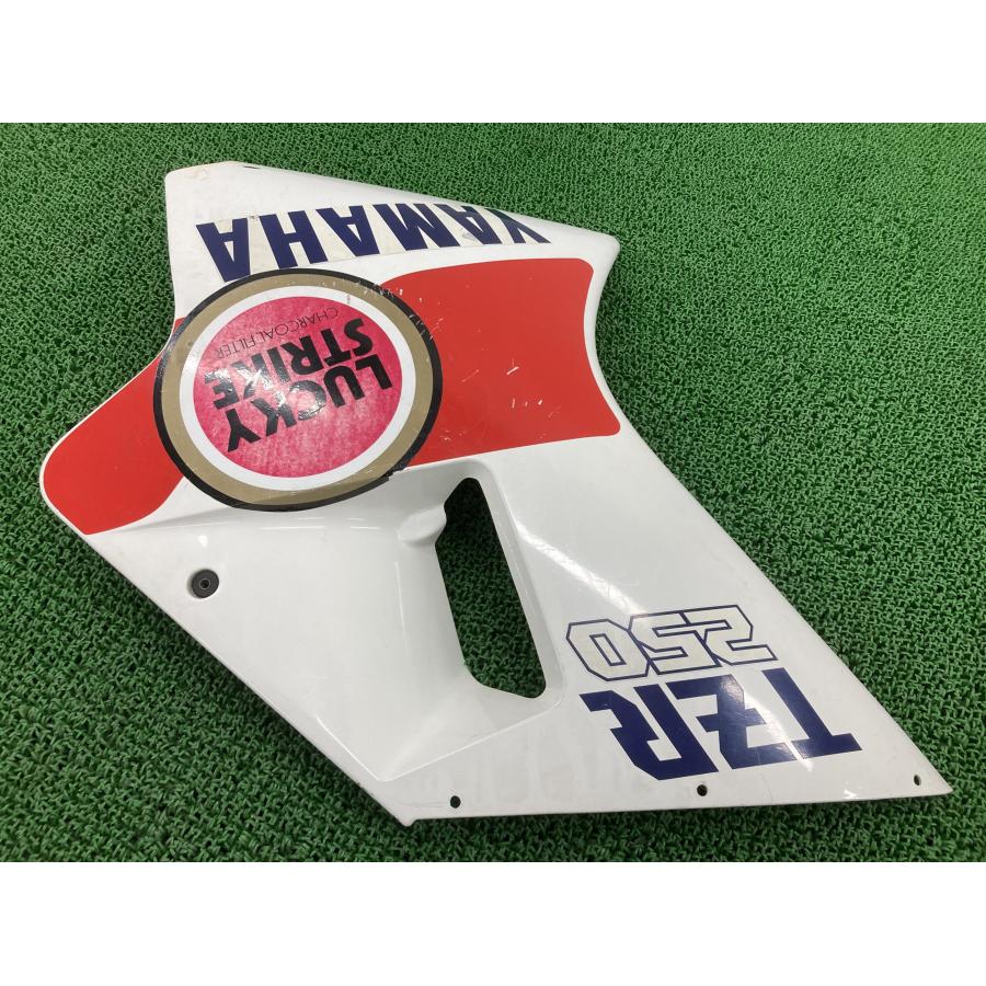 TZR250 サイドカウル 右 赤/白 1KT ヤマハ 純正 中古 バイク 部品 当時物 即日発送 rG ヤマハ発動機 TZR250 サイドカウル 左 赤/白 1KT ヤマハ 純正 中古