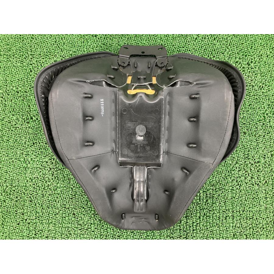 FLSTF1580 フロントシート ハーレー 純正 中古 バイク 部品 ソフテイル