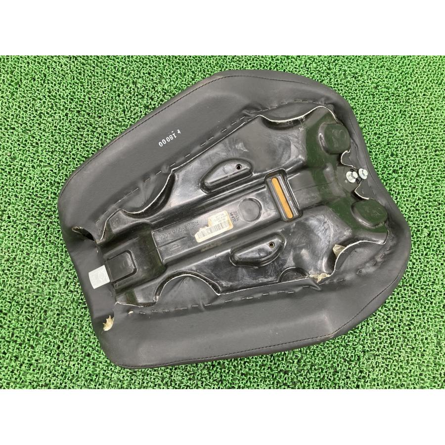 FXD1580 シート 22414 ハーレー 純正 バイク 部品 ダイナ スーパーグライド ノーマルソロシート ノンスリップ 【中古】 93 FXD1580 シート 22414 ハーレー 純正 中古 バイク 部品 ダイナ
