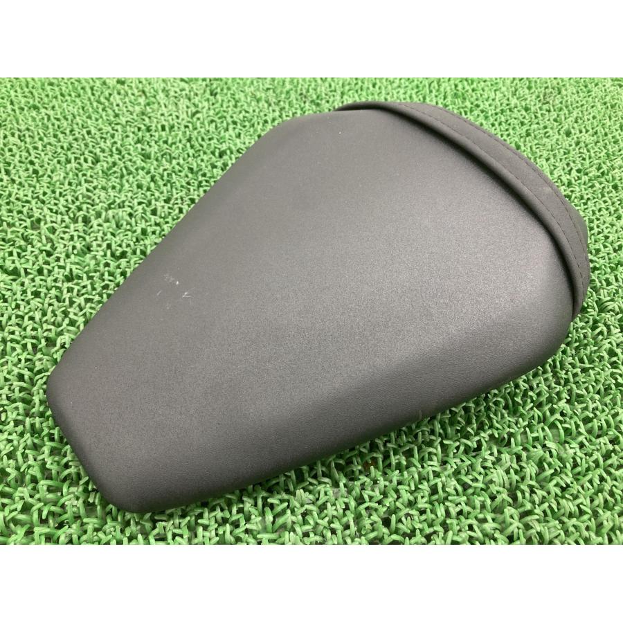 カワサキ ZX-10R タンデムシート 53066-0506 純正 中古 バイク カワサキ ZX-10R タンデムシート 53066-0506 純正 中古 バイク