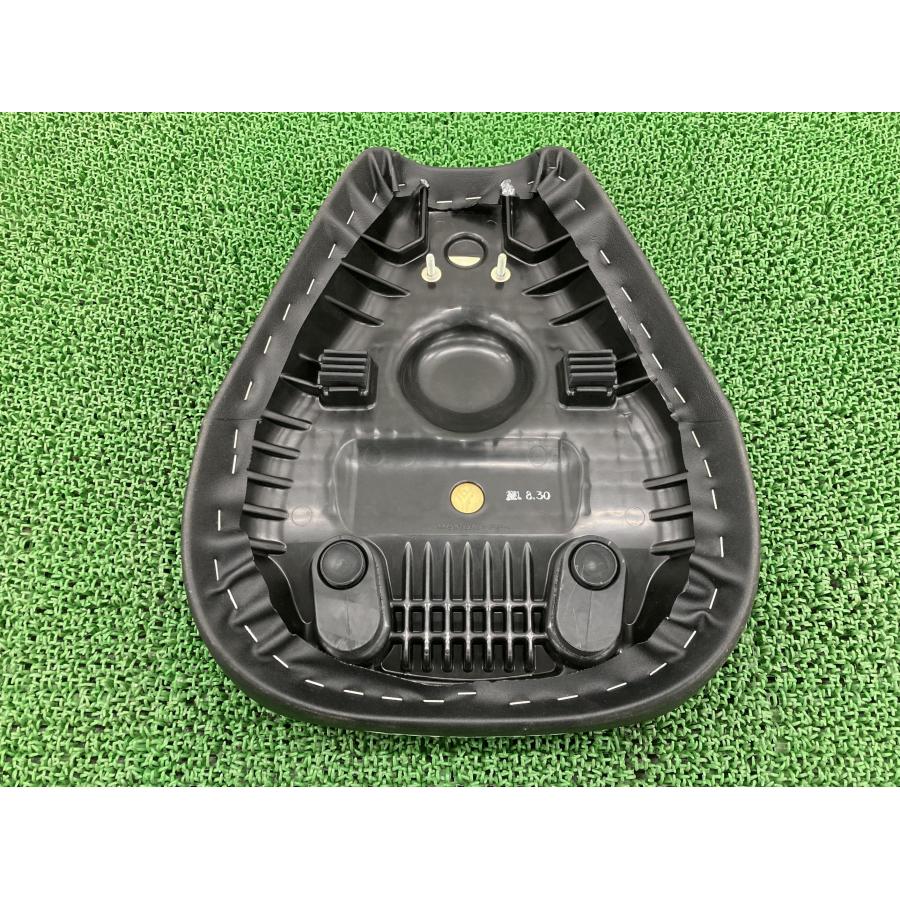 クロスカブ110 シート JA45-1209*** ホンダ 純正 2021年式外し JA45-12 ノーマルメインシート 綺麗 良品 破れ無し 【中古】 42 ホンダ（HONDA） クロスカブ110 シート JA45-1209*** 純正 中古 バイク