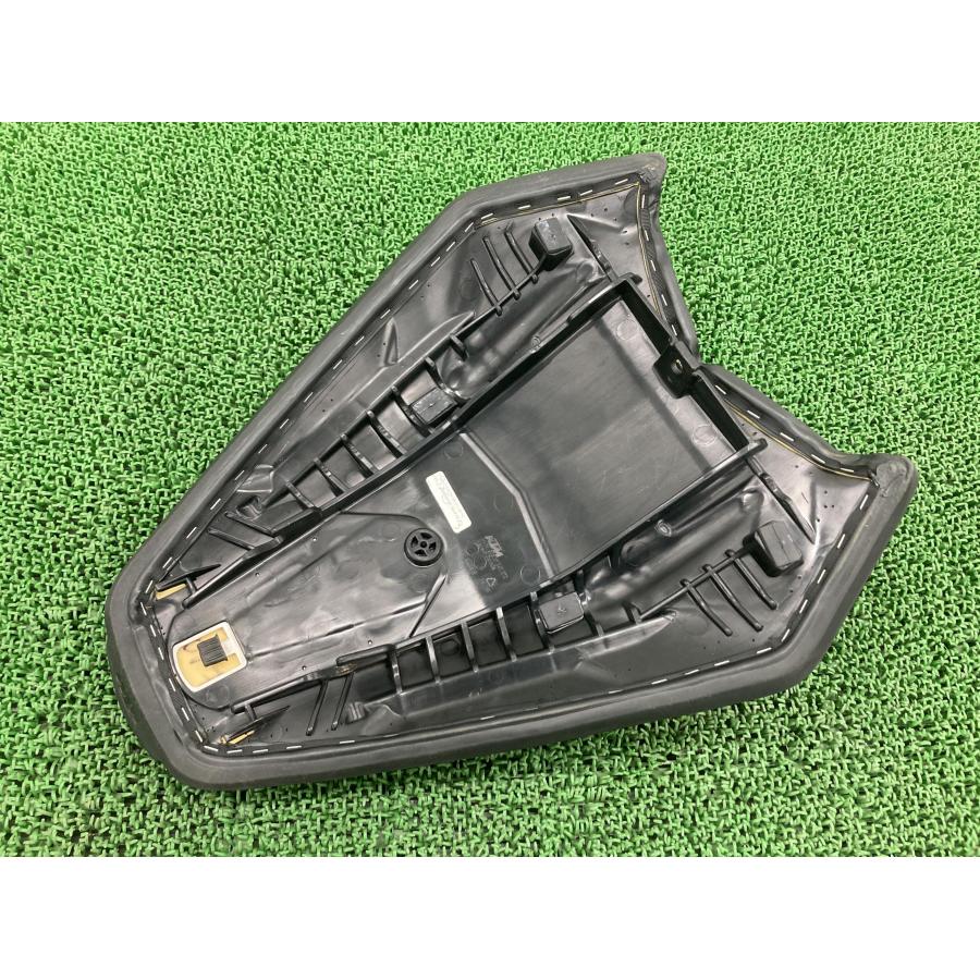 RC125 タンデムシート 905.07.047.070 KTM 純正 中古 バイク 部品 14年