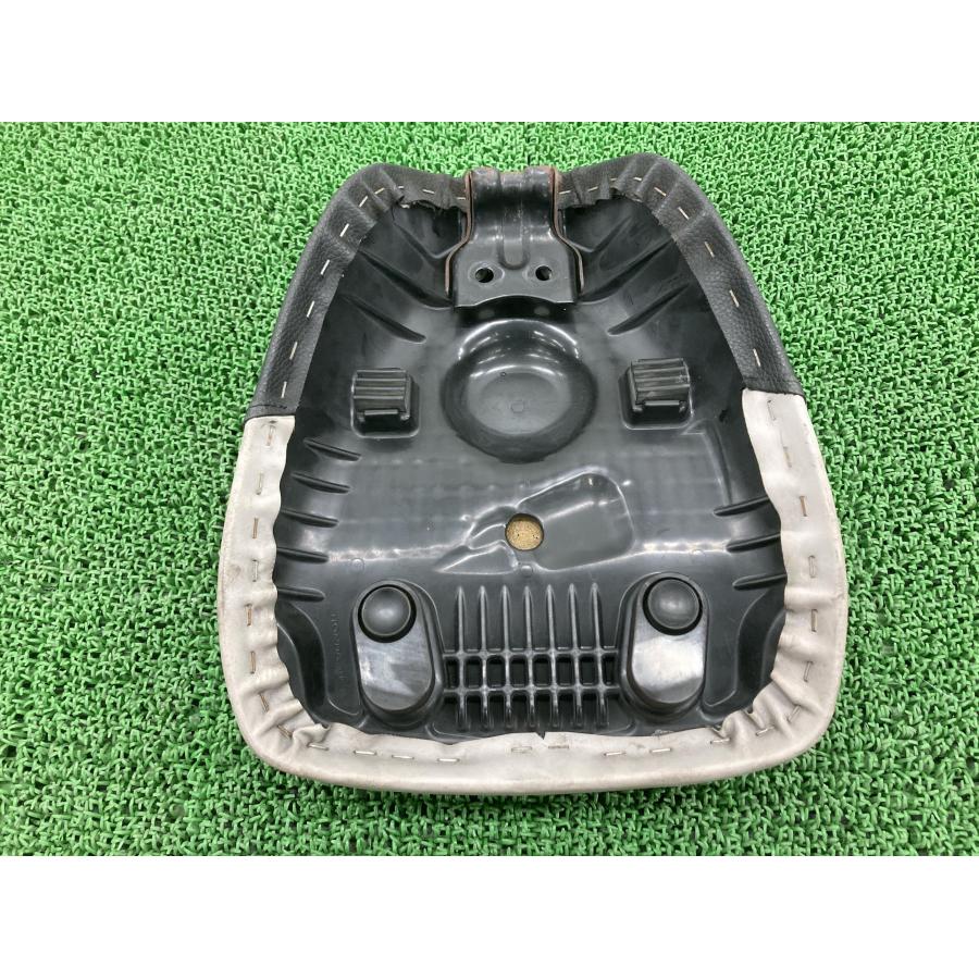 ホンダ（HONDA） スーパーカブ50 シート 純正 中古 バイク 部品 AA04