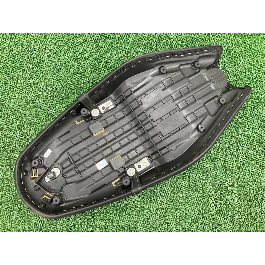 ボンネビルストリートツイン シート 2304054 トライアンフ ボンネビルストリートツイン シート 2304054 トライアンフ