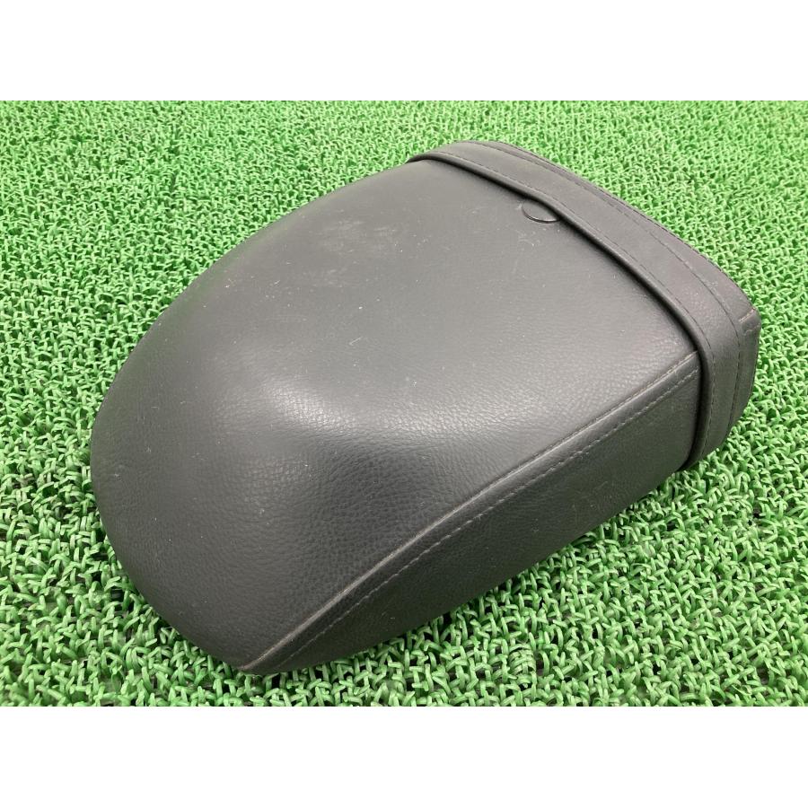 ロケット3 タンデムシート 2301821 トライアンフ(TRIUMPH) 純正 中古