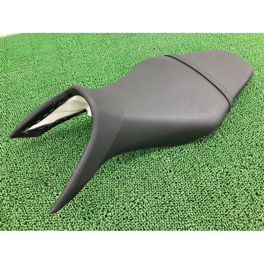 ヤマハ発動機 MT-09 シート BS2 ヤマハ 純正 中古 バイク 部品 RN52J
