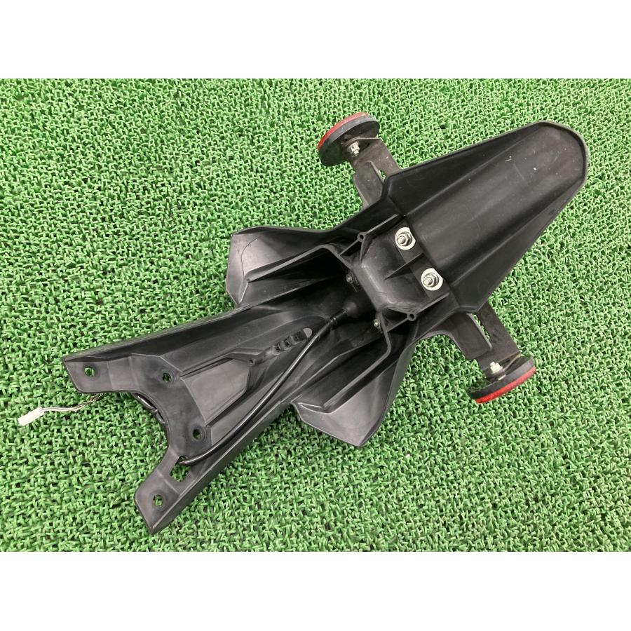 スズキ（SUZUKI） GSX-R750 リアフェンダー 14J 純正 中古 バイク 部品