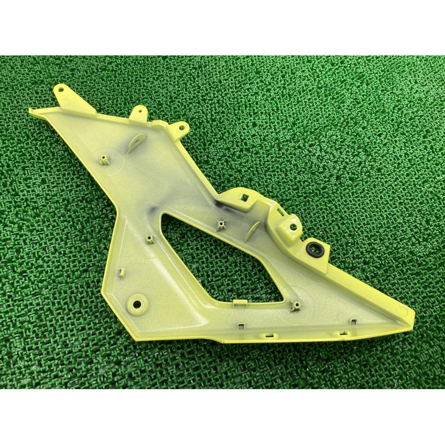 ホンダ（HONDA） グロム サイドカバー 右 黄 K26 純正 中古 バイク
