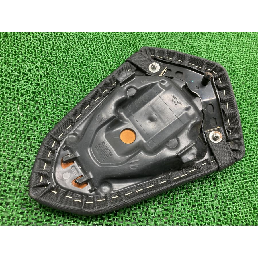 カワサキ Z250 タンデムシート 53066-0371 純正 中古 バイク カワサキ Z250 タンデムシート 53066-0371 純正 中古 バイク