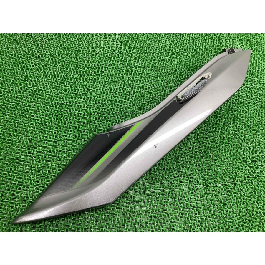 カワサキ（Kawasaki） ZRX1200ダエグ シートカウル 右 ガンM 14091