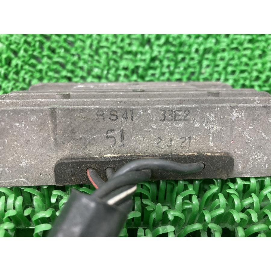 GSX1300Rハヤブサ レギュレター スズキ 純正 バイク 部品 GW71A RS41 51A 33E2 レギュレーター レクチファイア 【中古】 23 スズキ（SUZUKI） GSX1300Rハヤブサ レギュレター 純正 中古 バイク