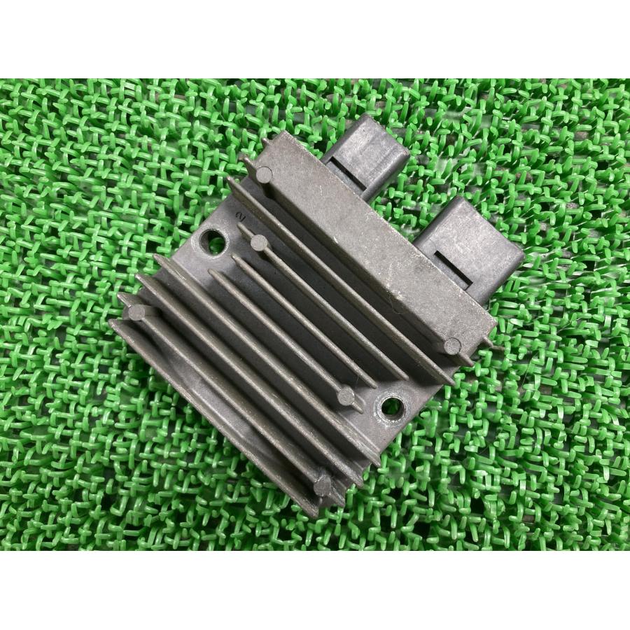 ホンダ（HONDA） VTR250FI レギュレター 純正 中古 バイク 部品 MC33