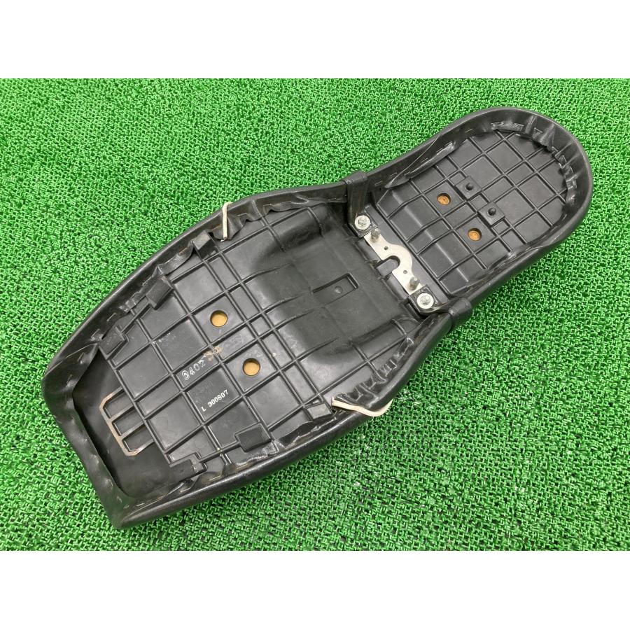 カワサキ エストレヤRS シート 53066-0402 純正 中古 バイク カワサキ エストレヤRS シート 53066-0402 純正 中古 バイク