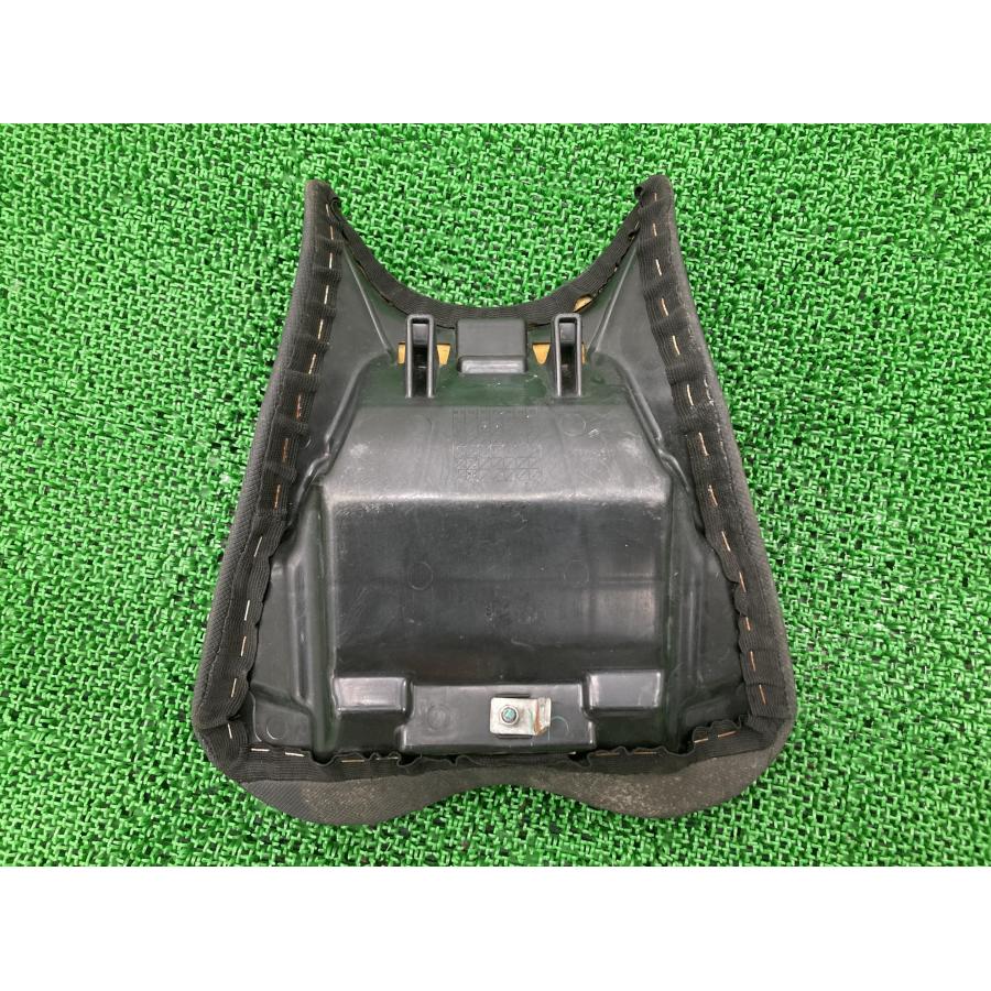 NINJA400 フロントシート 53066-0619 カワサキ 純正 バイク 部品 EX400G ニンジャ400 破れ無し NINJA250にも 車検 Genuine 【中古】 90 カワサキ（Kawasaki） NINJA400 フロントシート 53066-0619 純正 中古
