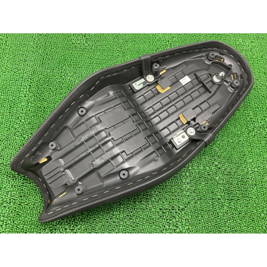 ストリートスクランブラー シート 2309349 トライアンフ(TRIUMPH) 純正