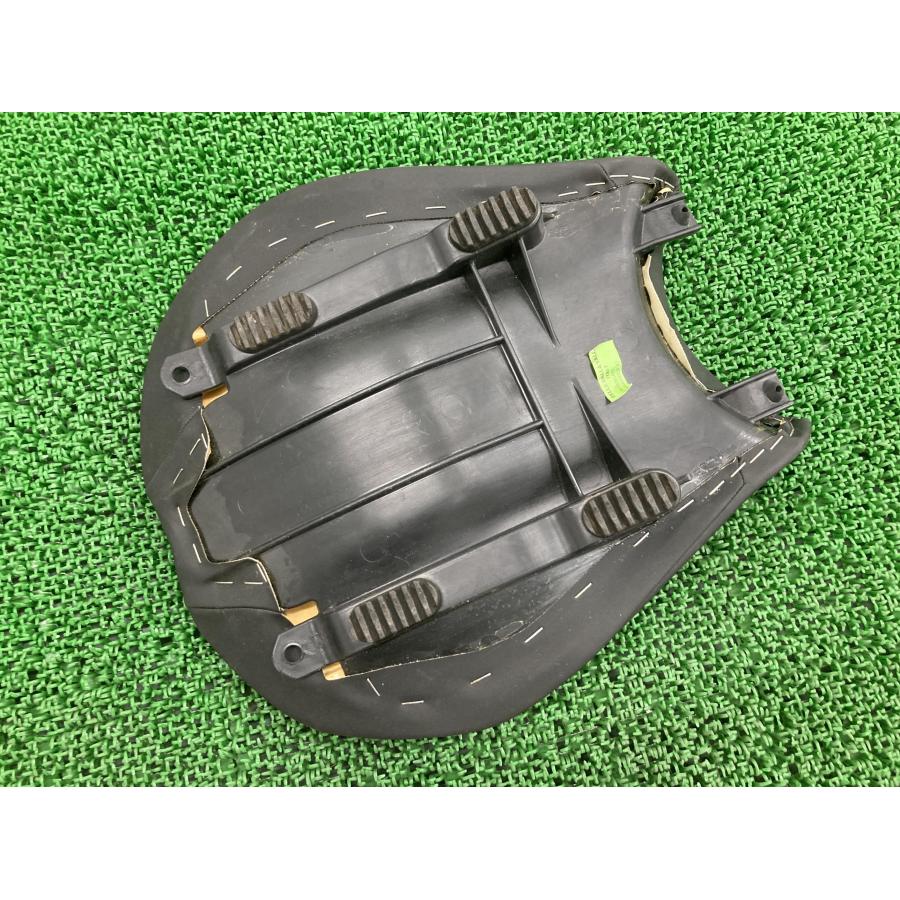 1198SP フロントシート ドゥカティ 純正 バイク 部品 メインシート 破れ無し 品薄 希少品 車検 Genuine 【中古】 9 1198SP フロントシート ドゥカティ 純正 中古 バイク 部品 メイン