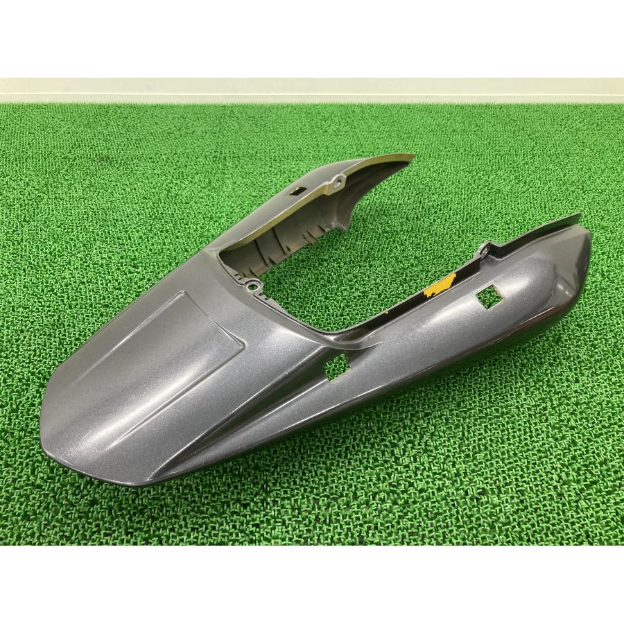 FZS1000フェザー テールカウル ガンM 5LV ヤマハ 純正 バイク 部品 RN06 シートカウル ペイント素材に 品薄 希少品 【中古】 31 ヤマハ発動機 FZS1000フェザー テールカウル ガンM 5LV ヤマハ 純正