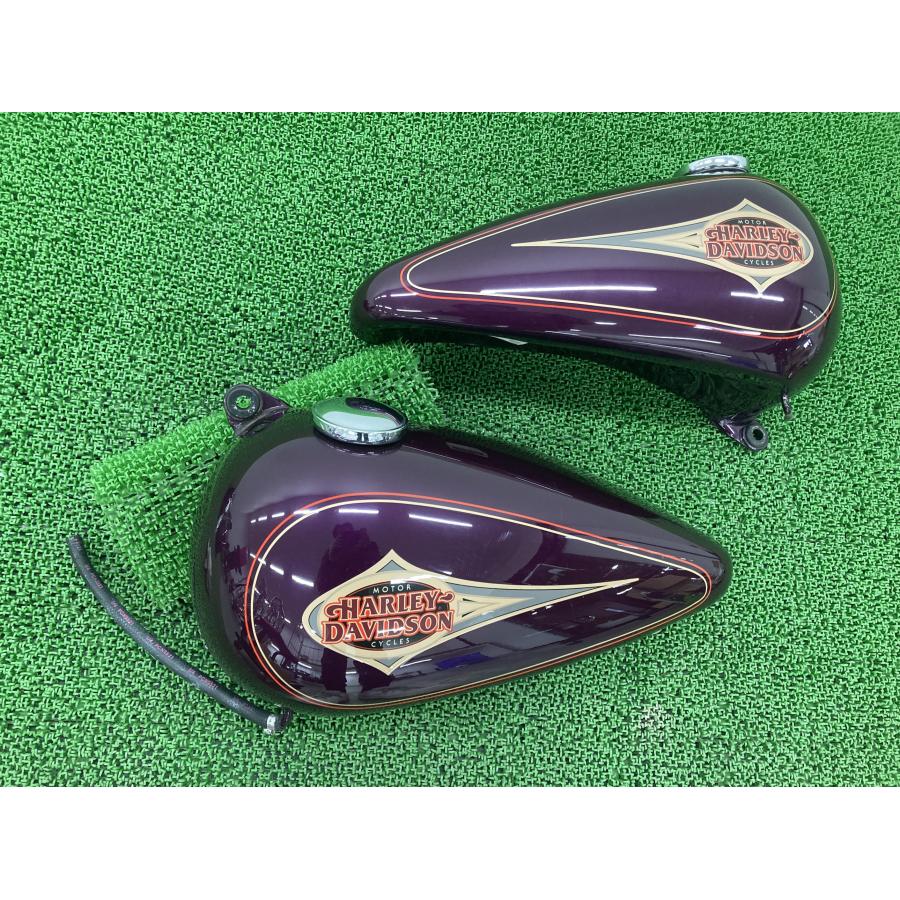 FLSTC1340 タンク 左右 紫 ハーレー 純正 中古 バイク 部品 FLSTC1340 タンク 左右 紫 ハーレー 純正 中古 バイク 部品