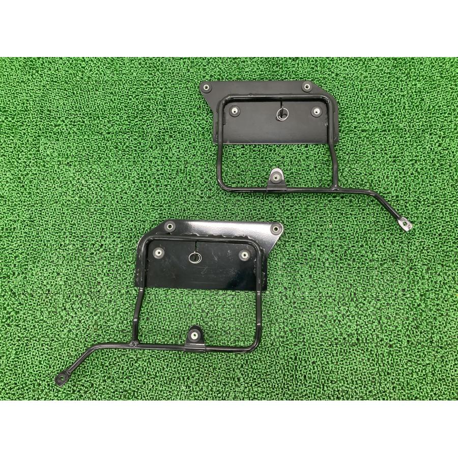 FLSTC1340 サイドバッグステー 左右 ハーレー 純正 中古 バイク 部品
