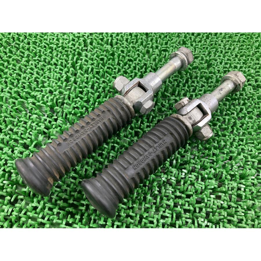 ハーレータンク用レトロエンブレム ボルト取付ステイ付き　中古　シルバー ハーレータンク用レトロエンブレム ボルト取付ステイ付き 中古