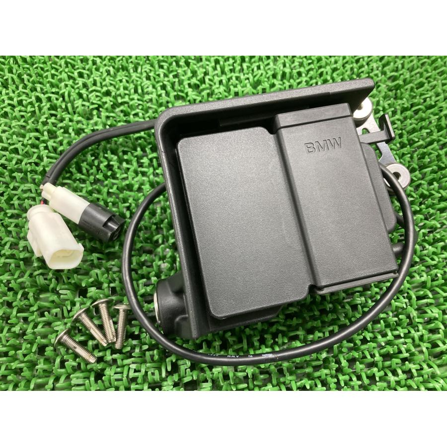 R1200R GPSナビゲーションシステム 6590 8524472  純正 2015年式外し マウントクレードル ステー R1200GS F750GS 【中古】 77 R1200R GPSナビゲーションシステム 6590 8524472 BMW 純正 中古 バイク