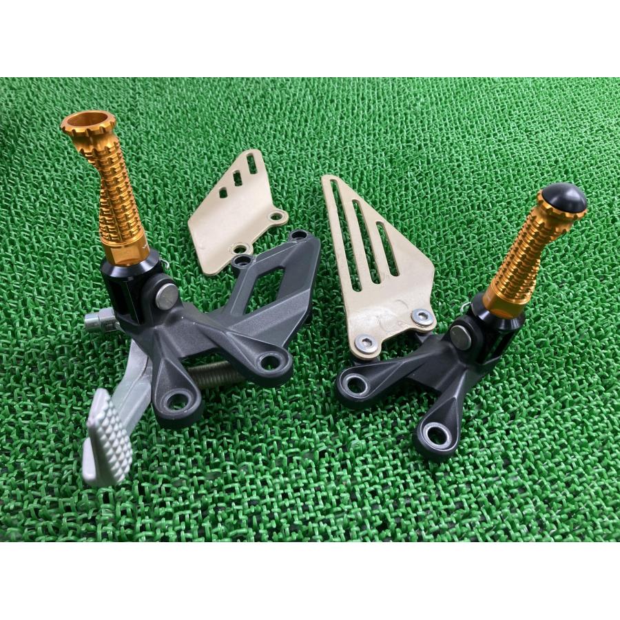 ZZ-R1400 ステップ 左右 0234/0235 カワサキ 純正 ZXT40D-000 0234 0235 メインステップ ブレーキペダル アルミペグ 【中古】 90 カワサキ（Kawasaki） ZZ-R1400 ステップ 左右 0234/0235 ZXT40D-000