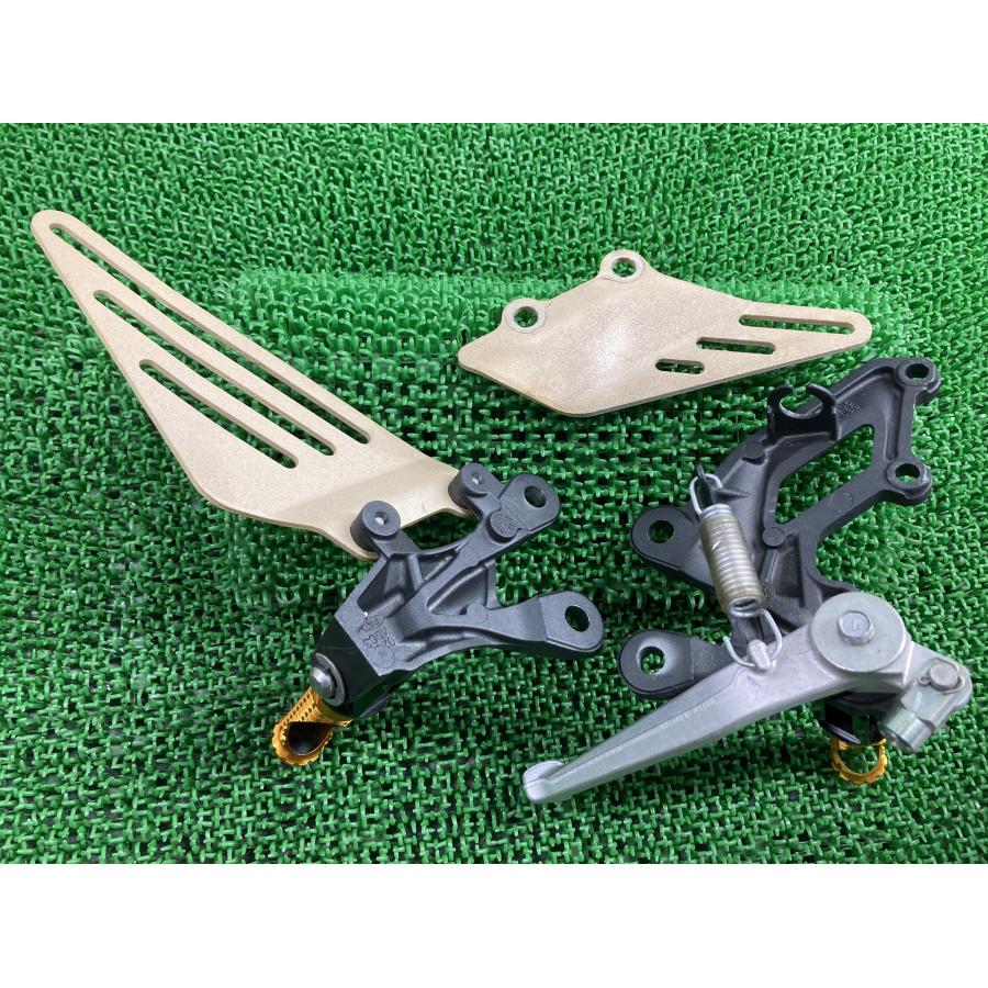 ZZ-R1400 ステップ 左右 0234/0235 カワサキ 純正 ZXT40D-000 0234 0235 メインステップ ブレーキペダル アルミペグ 【中古】 90 カワサキ（Kawasaki） ZZ-R1400 ステップ 左右 0234/0235 ZXT40D-000