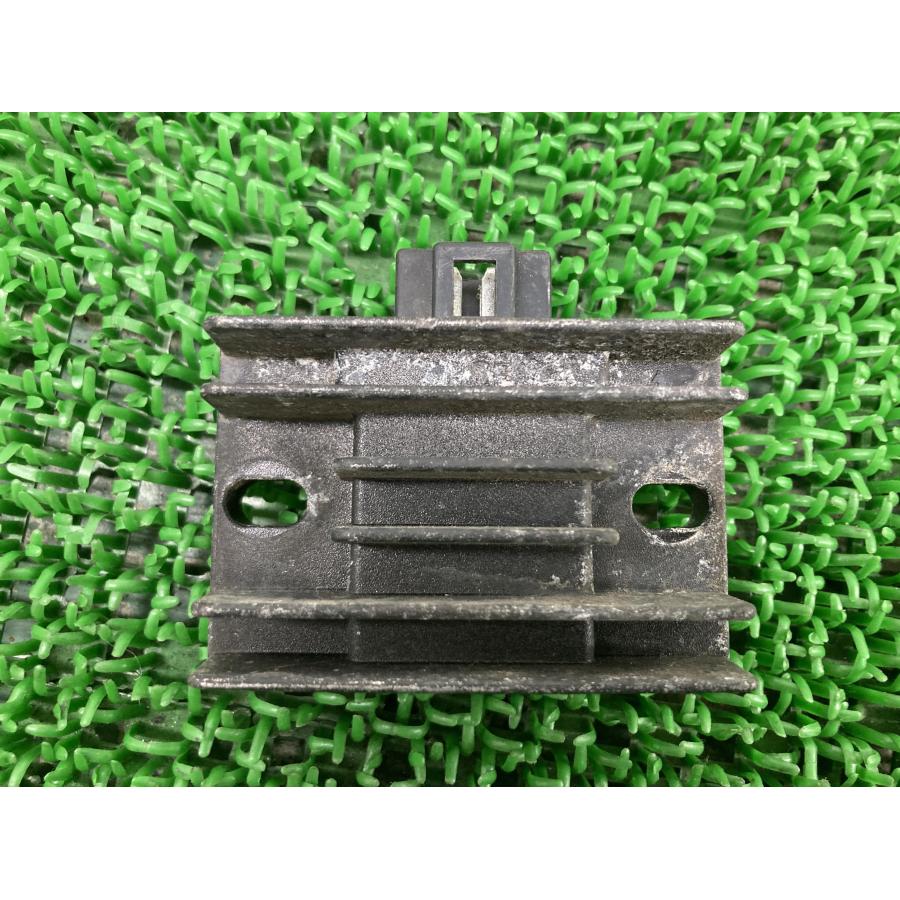 トリシティ125 レギュレター ヤマハ 純正 バイク 部品 SE82J レギュレーター レクチファイアー 希少品 車検 Genuine 【中古】 8 ヤマハ発動機 トリシティ125 レギュレター ヤマハ 純正 中古 バイク
