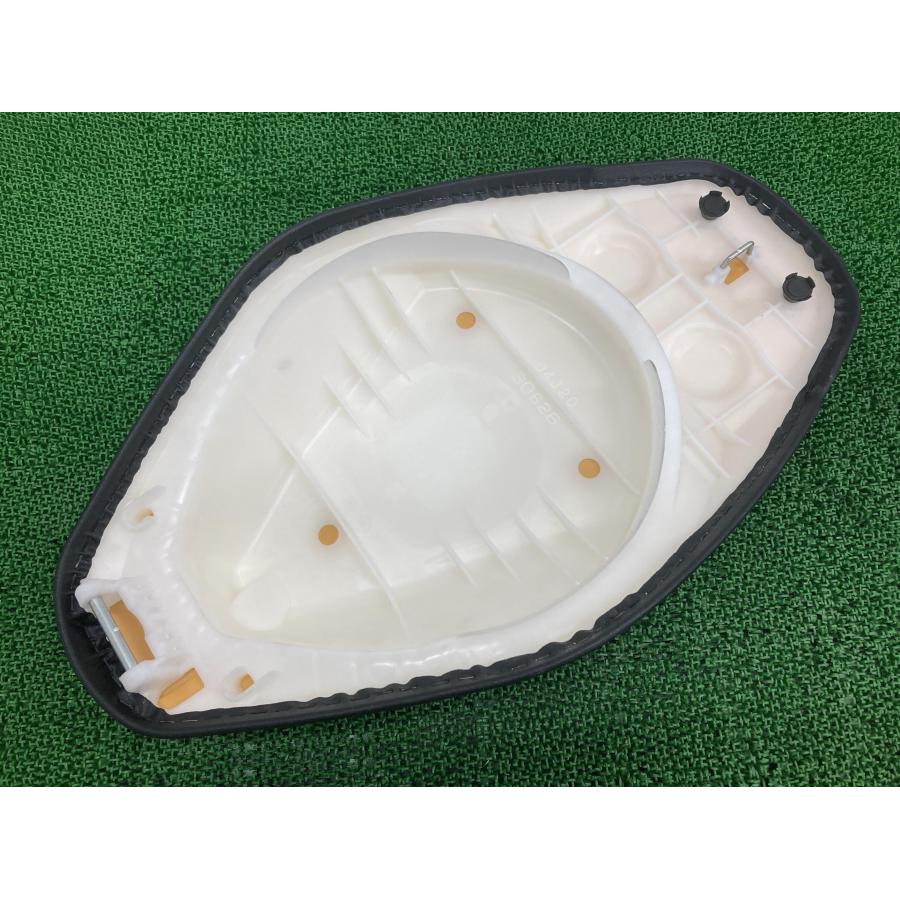 スズキ（SUZUKI） アドレスV125S シート 04J2 純正 中古 バイク 部品