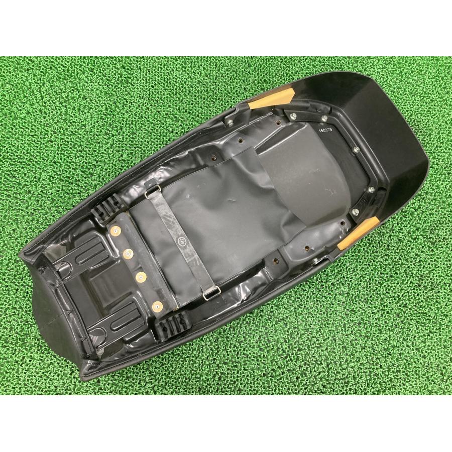 ヤマハ発動機 SR400 シート ヤマハ 純正 中古 バイク 部品 RH01J