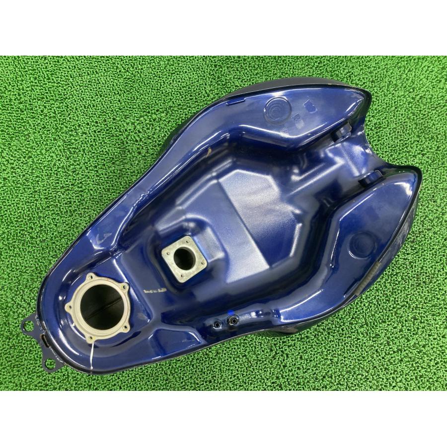 NINJA400R タンク 紺M カワサキ 純正 ER400B メタリックノクターンブルー フューエルタンク ペイント素材に 凹み無し 品薄 【中古】 10 カワサキ（Kawasaki） NINJA400R タンク 紺M 純正 中古 ER400B