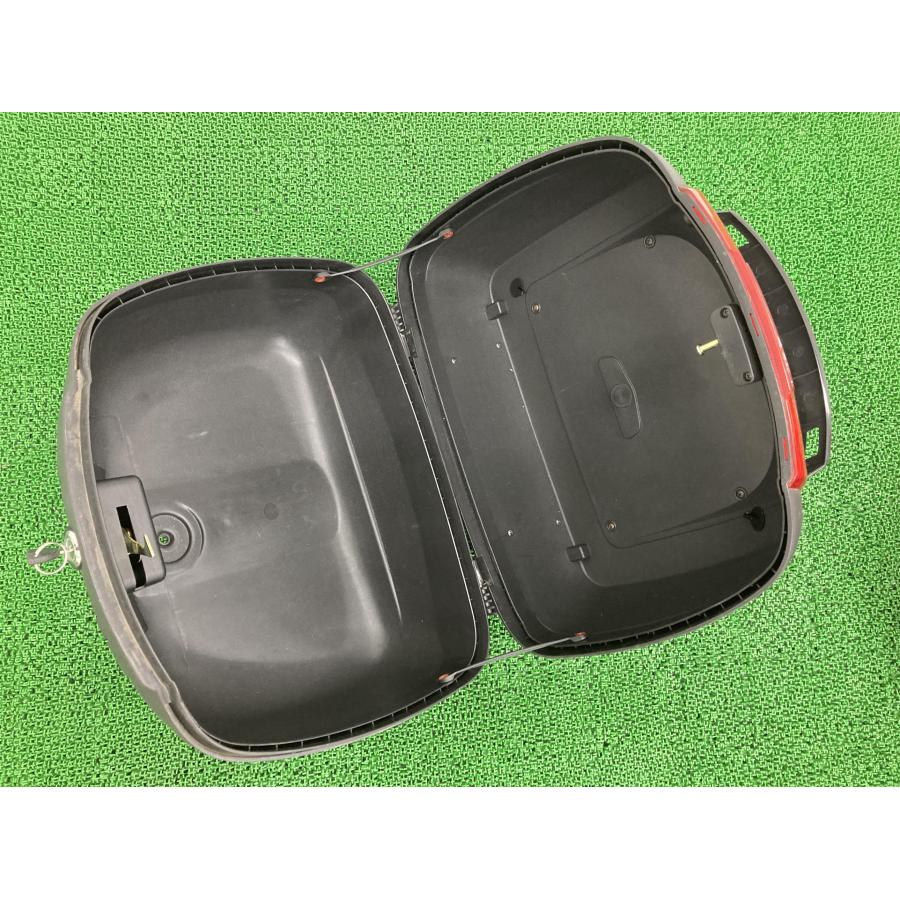 汎用 トップケース 社外 中古 バイク 部品 40L バックレスト付き 赤リフレクター 鍵・ベース付き 天面ベース付き 割れ欠け無し フォルツァ｜ts-parts｜03