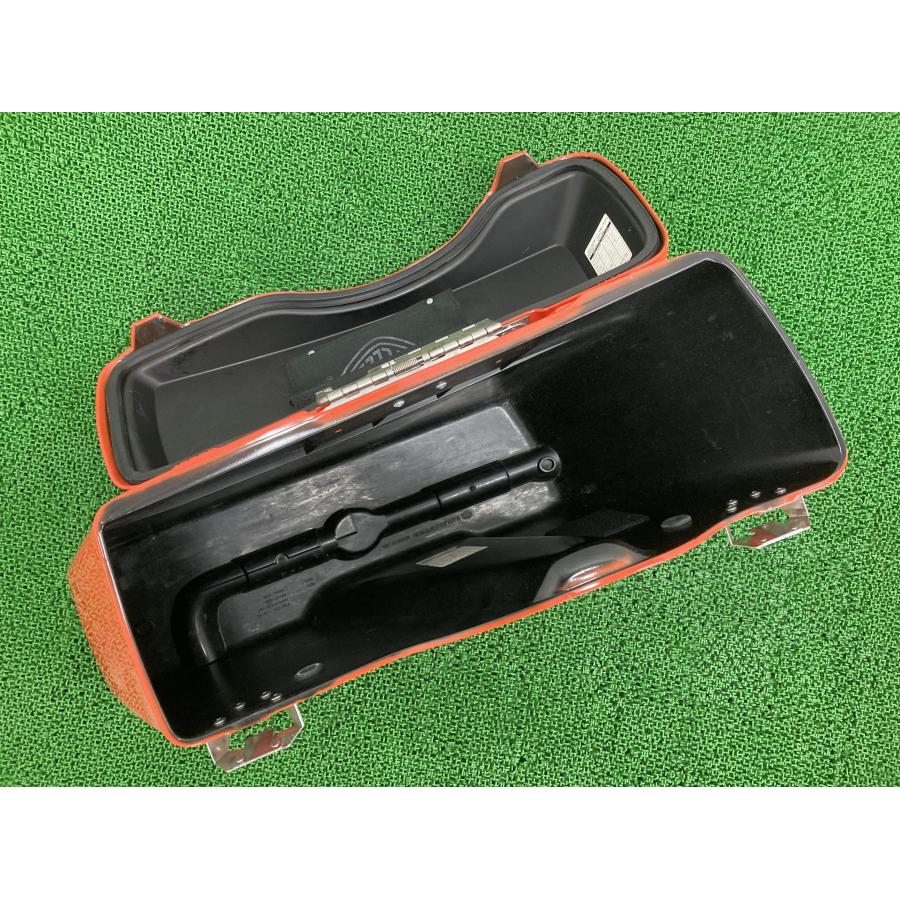 FLTR1580 パニアケース 右 橙 79107-03A/79091-93B ハーレー 純正 中古