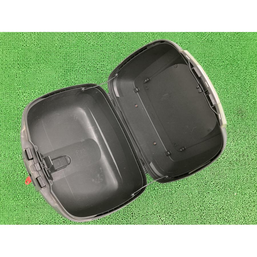 SHAD製 トップケース 社外 バイク 部品 SH40 リアボックス テールボックス バックレスト 鍵 ベース付き 【中古】 0 SHAD製 トップケース 社外 中古 バイク 部品 SH40 リアボックス テール