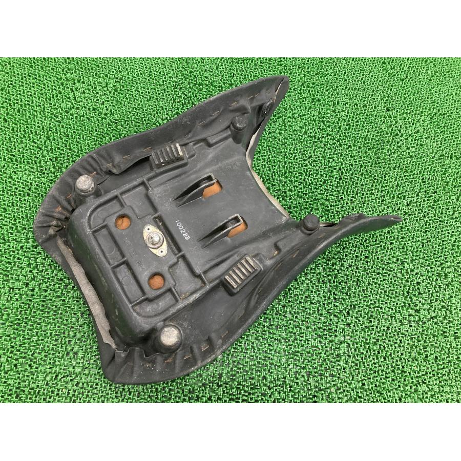 スズキ（SUZUKI） TL1000S フロントシート 02F 純正 中古 バイク 部品